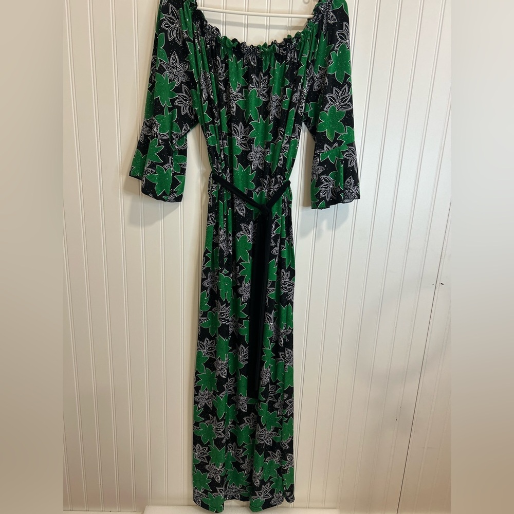 Elegant Floral Long Sleeve Dress in Black and Green floral . - Picture 7 of 14